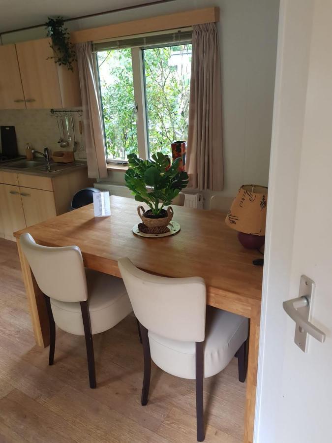 Вилла Sfeervolle Chalet Met Terras, H14 De Veldkamp, Epe, Voor 4 Personen Экстерьер фото